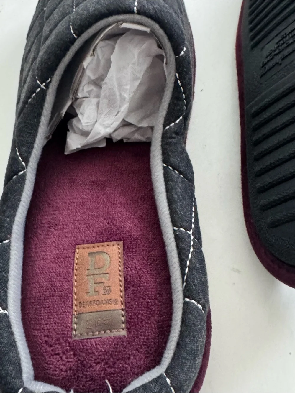 Dearfoams Quilted Clog Slippers Men M 9-10 Charcoal Grey Maroon House Shoes